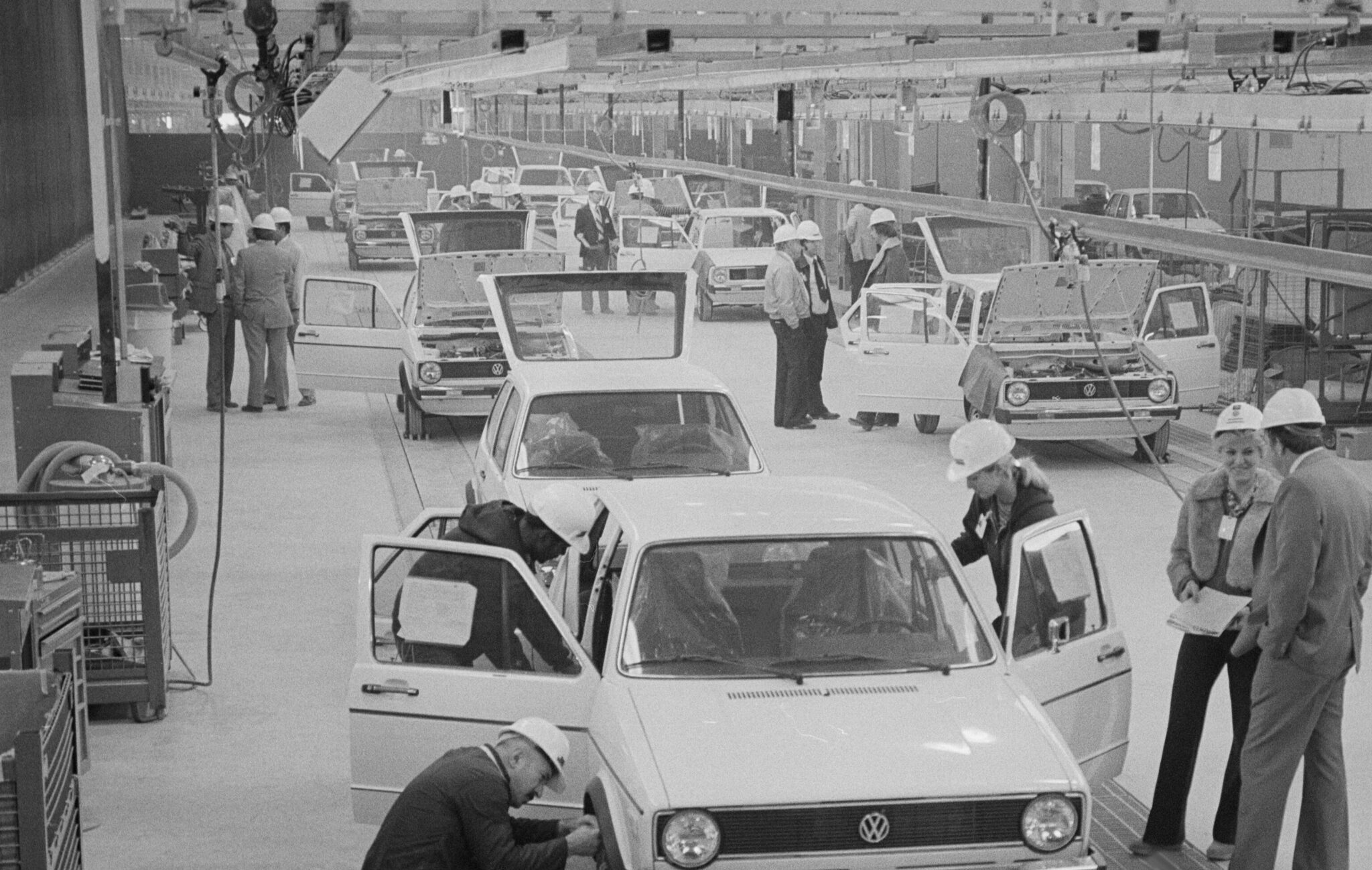 Germany’s Auto Giant Is Losing the Race